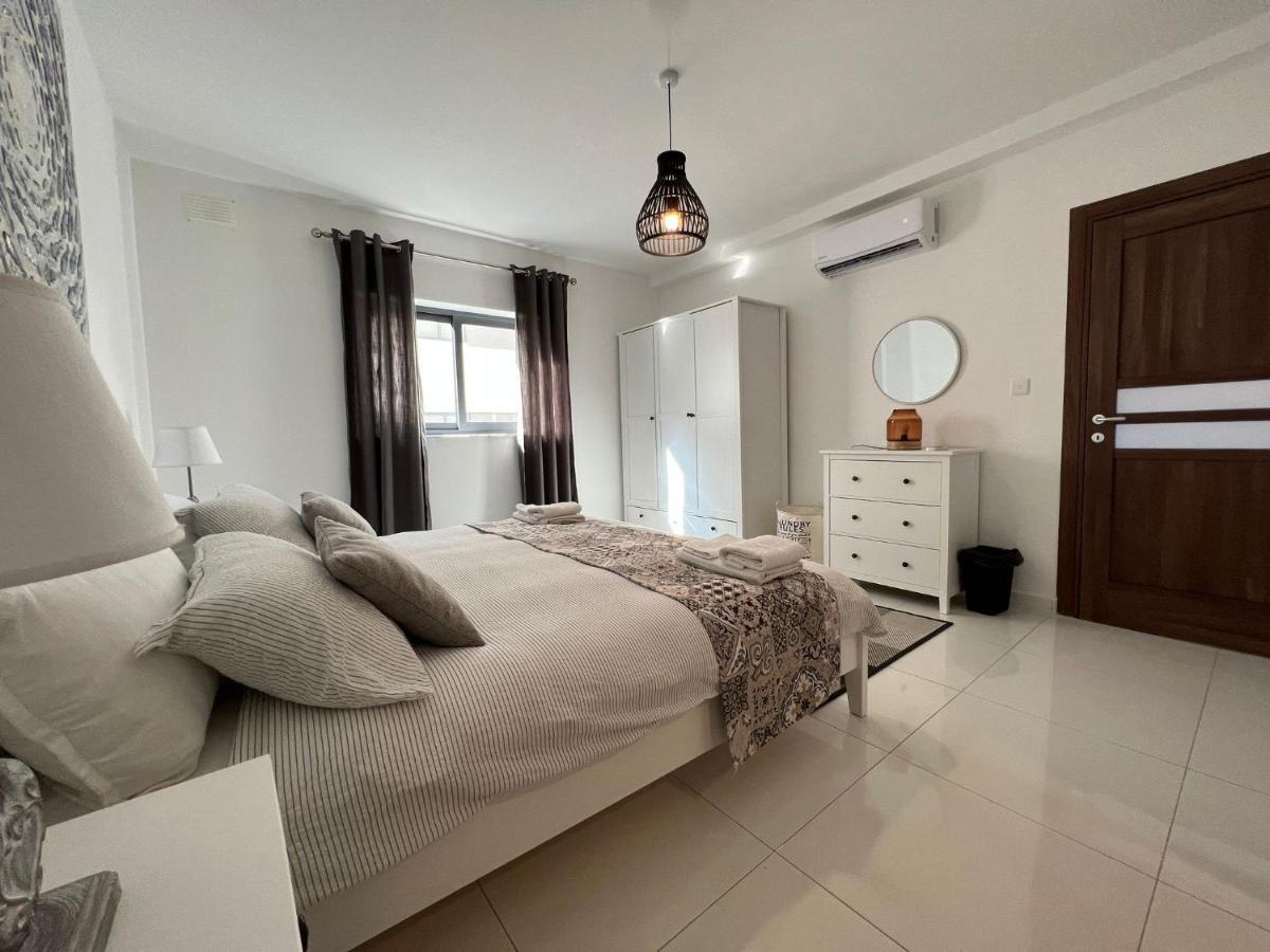 סיינט פול ביי Brand New Apartment 2 Mins From Seafront מראה חיצוני תמונה